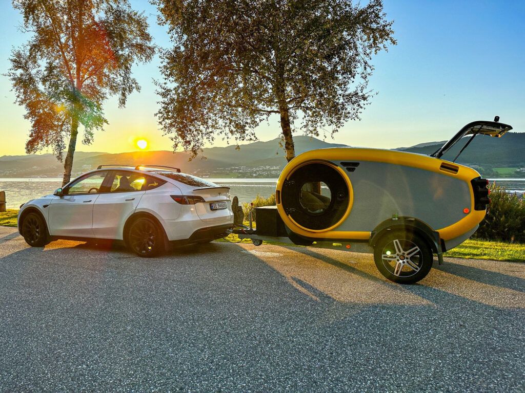 mink getrokken door tesla model y